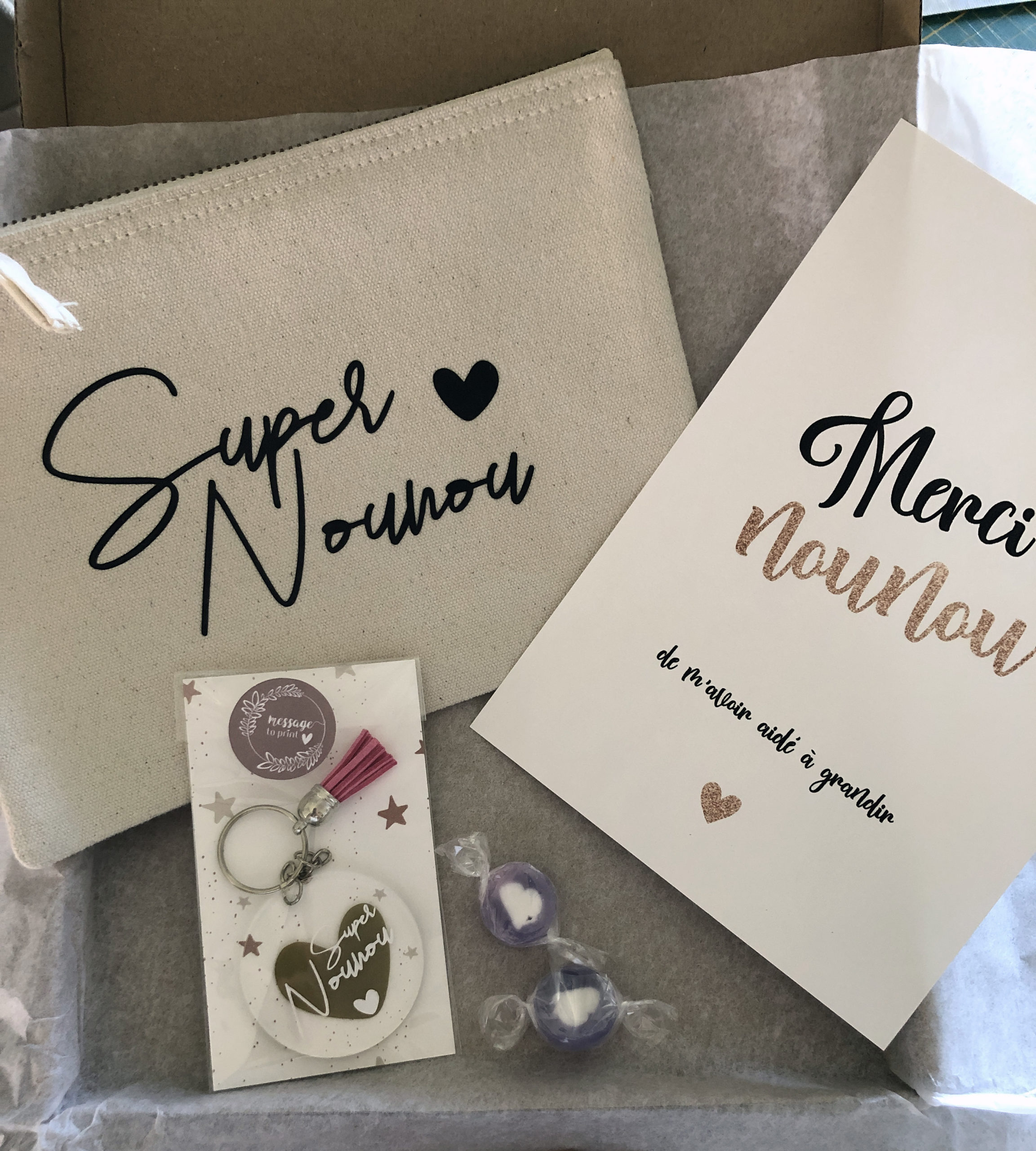 Box cadeau Super nounou • Pochette coton, porte clés, bonbons