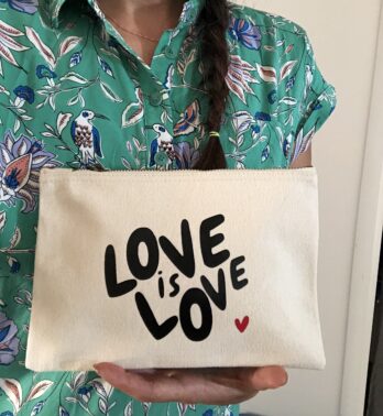 coton pochette love is love